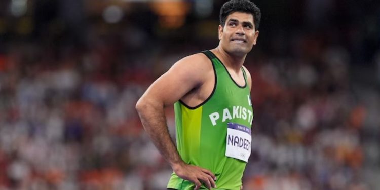 Olympic Gold Medallist Arshad Nadeem Caught On Camera Meeting Pakistani Terrorist, Video Goes Viral