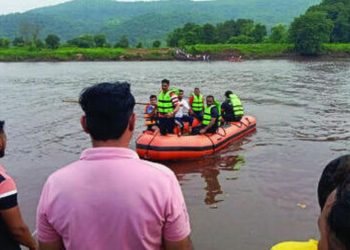 Three drowned in savitri river mahad raigad