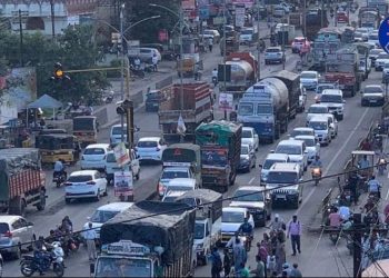 Major traffic issue on Pune-Solapur highway