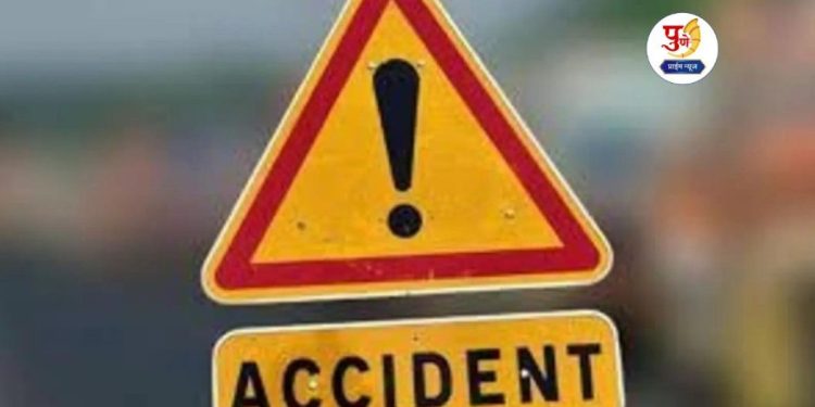 Youth Died and five injured in accident in jalgaon