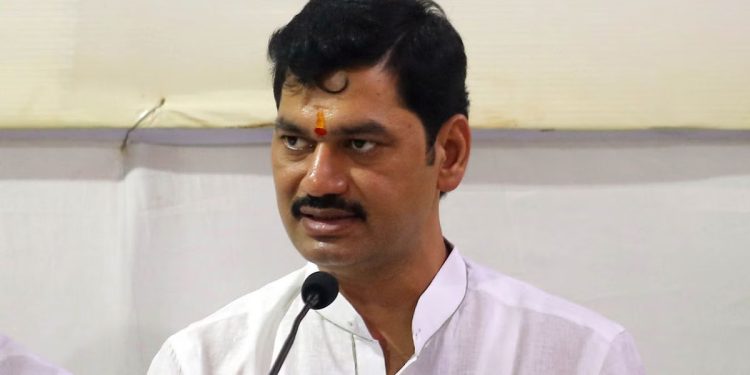 Distribute financial aid to farmers for last year kharip season says dhanjay munde