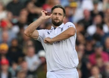 Chris Woakes forced to bowl spin in bizarre scenes as Joe Root hardly stops laughing during ENG vs SL 3rd Test