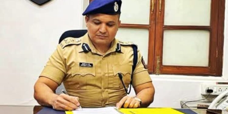 Bihar IPS officer Shivdeep Lande resigns from service