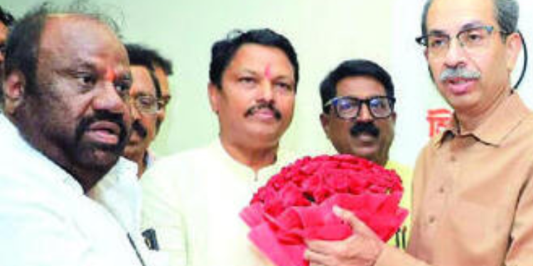 ex officer siddharath kharat joins shivsena UBT