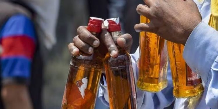 six places serving liquor on dry day in loni kalbhor kadamwak vasti and kunjirwadi pune