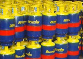 LPG price hike news: Commercial LPG gas cylinders price hiked by 62