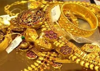 four lakh gold theft in vadgaon sheri pune