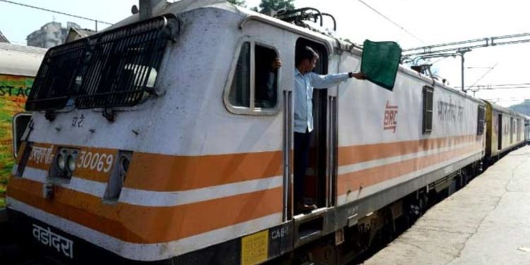 New Train Ticket Booking Rule Comes Into Effect, Reservation Period Cut By 60 Days