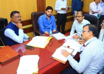 whatsapp number for complaints against autorikshaw and taxi drivers for illegal fare