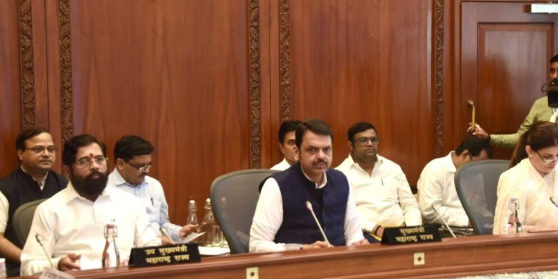 CM Devendra Fadnavis asked all departments to upload data of 100 days work on website