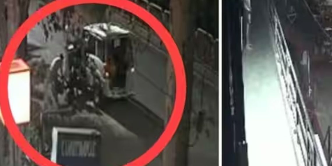Three people kidnaps woman in pimpri chinchwad pune
