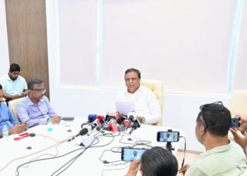 v shantaram jivan gaurav puraskar announced by Maharashtra
