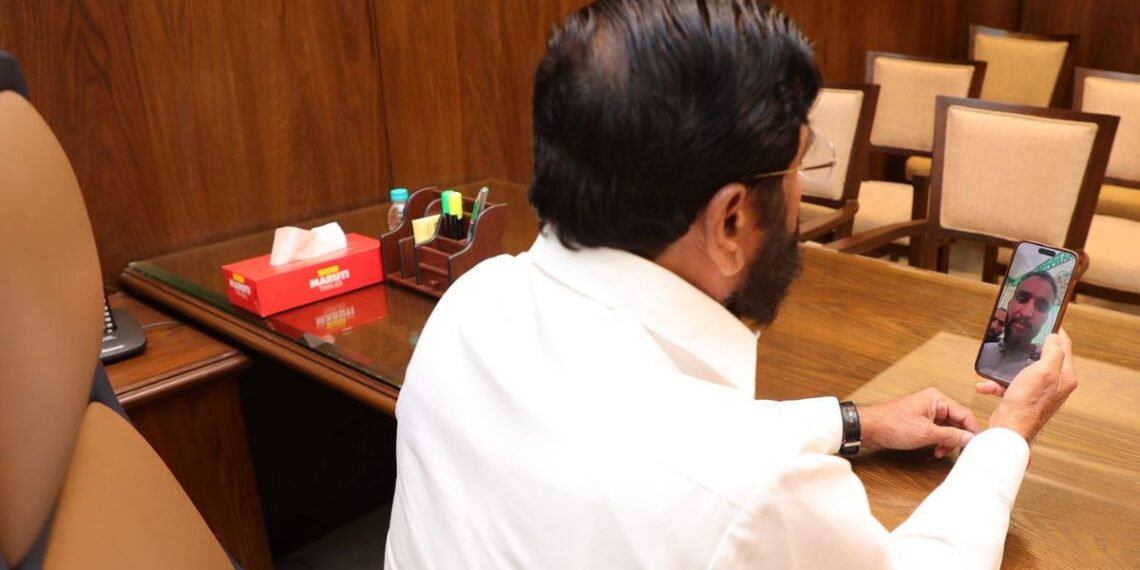 eknath shinde aided five to kashmiri youth who looses life against terrorist