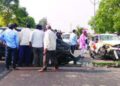 eight people injured in road accident in narayangaon Pune