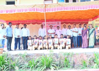 ex mla ramesh thorat felicitates scholarship success student kedgaon pune