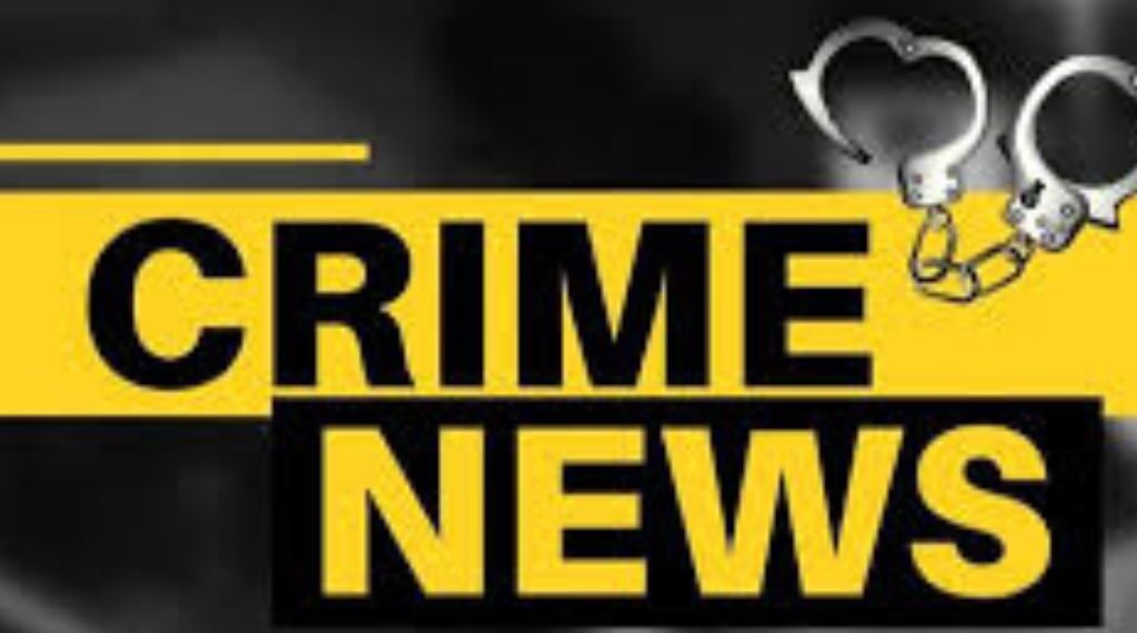 one lakh rupees and documents stolen from car of theur businessman in pune