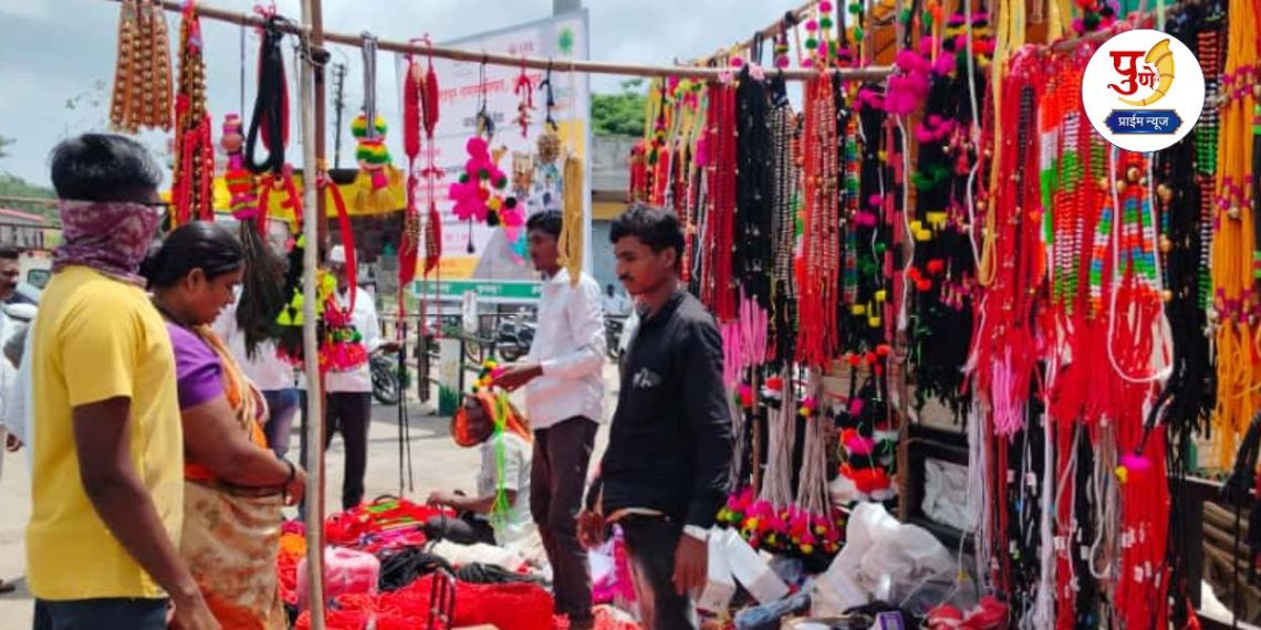 Indapur News: Indapur market decorated with colorful materials in preparation for the bull festival