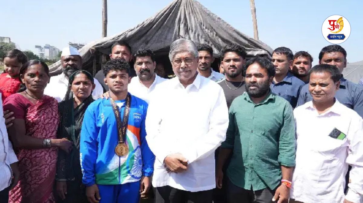 Chandrakant Patil: Sunny Phulmali's life changed after winning a gold medal in Bahrain! Chandrakant Dadi takes over as guardian of Lohegaon's 'wrestler'