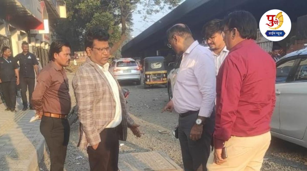Pune News: Pothole-free Pune campaign gains momentum; Municipal Commissioner inspects roads in Swargate-Bhawanipeth area, takes action against negligent officials