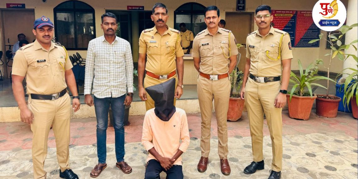 Baramati News: Terrible brawl outside hotel in Baramati over parking dispute! Attacked with stones and sticks, car windows broken, one person arrested