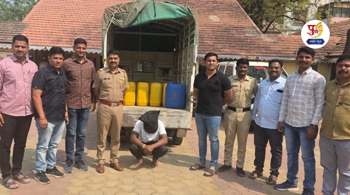 Daund News: Daund police take big action! Tempo with 805 liters of village liquor seized during blockade; Goods worth Rs 3.5 lakh seized